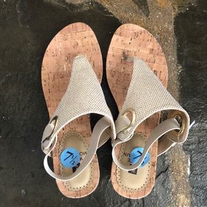 Summer wedges
